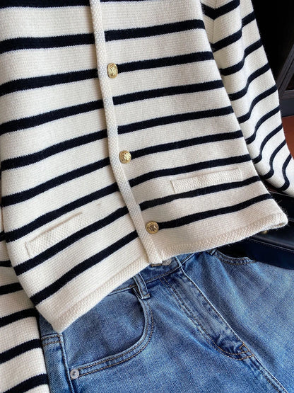 gestreifter Cardigan